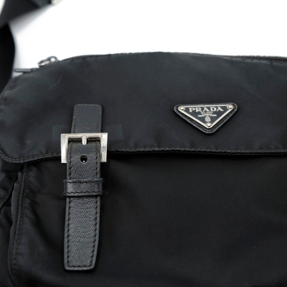 Prada  降落傘郵差包